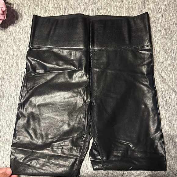 Knix Faux Leather Legging - Picture 2 of 5